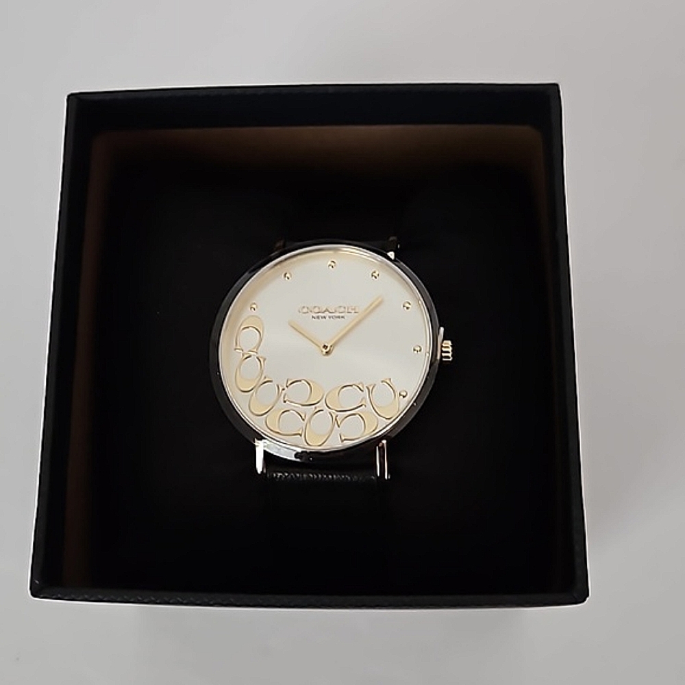 Coach NWT Perry Watch